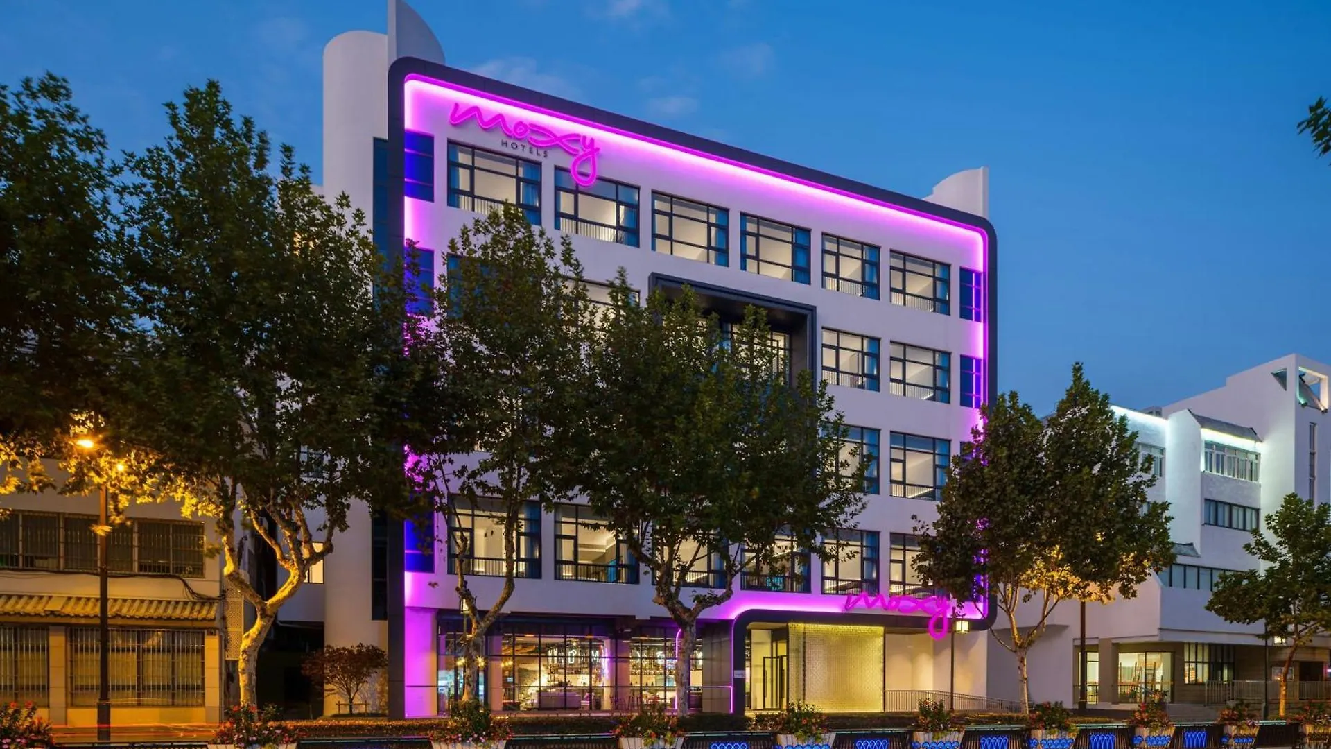 Moxy Suzhou City Centre 4*, Сучжоу