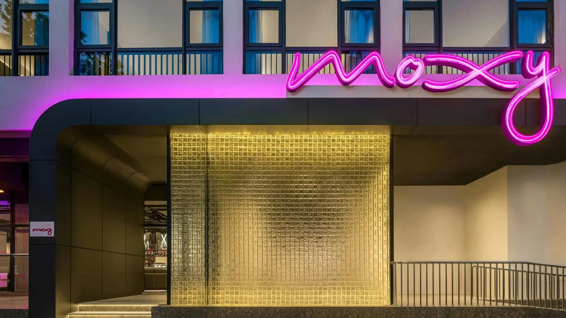 Moxy Suzhou City Centre